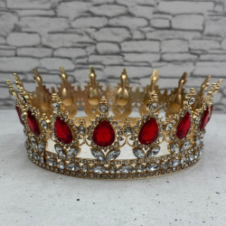 Изображение Корона для торта D 12 см золотая с красными вставками